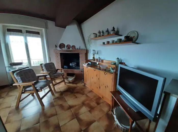 Warm, Nice & Amazing Lake-View Apartment San Zeno di Montagna Luaran gambar
